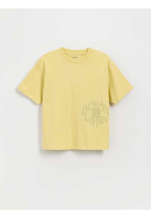 Reserved - Bawełniany t-shirt z nadrukiem - kremowy. Kolor: kremowy. Materiał: bawełna. Wzór: nadruk