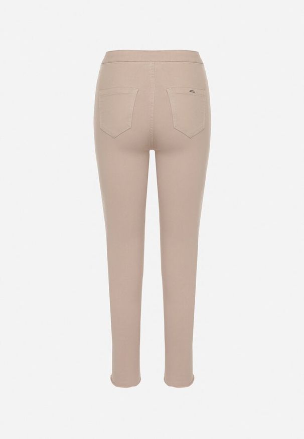 Born2be - Beżowe Dopasowane Bawełniane Spodnie Irinaes. Okazja: na co dzień. Kolor: beżowy. Materiał: bawełna. Wzór: aplikacja. Styl: casual, elegancki, klasyczny