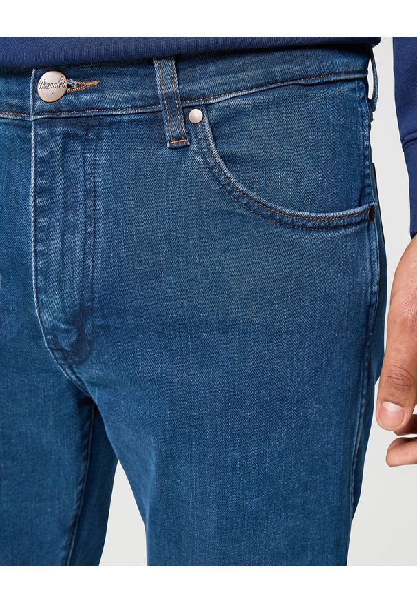 Wrangler - WRANGLER MĘSKIE SPODNIE JEANSOWE LARSTON BLUE GREY 112355025 W18S017416