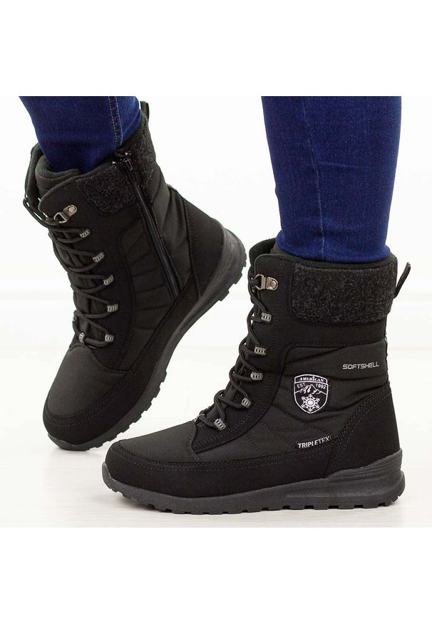 Czarne zimowe śniegowce damskie z membraną American Club Softshell Sn23/25. Okazja: na spacer. Kolor: czarny. Materiał: tkanina, skóra. Szerokość cholewki: normalna. Sezon: zima. Styl: elegancki, klasyczny