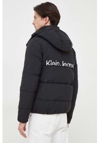 Calvin Klein Jeans kurtka męska kolor czarny zimowa. Kolor: czarny. Materiał: włókno, materiał. Wzór: nadruk. Sezon: zima #6