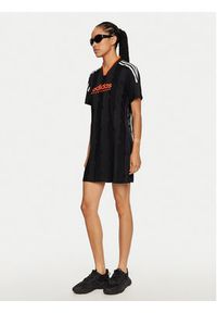 Adidas - adidas Sukienka codzienna Tiro Cut 3-Stripes IX3500 Czarny Regular Fit. Okazja: na co dzień. Kolor: czarny. Materiał: syntetyk. Typ sukienki: proste. Styl: casual #5