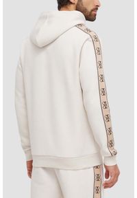 Guess - GUESS Beżowa męska bluza z lampasami Mickey, Rozmiar M. Okazja: na co dzień. Kolor: beżowy. Materiał: bawełna, poliester, materiał. Styl: casual, elegancki, sportowy #6