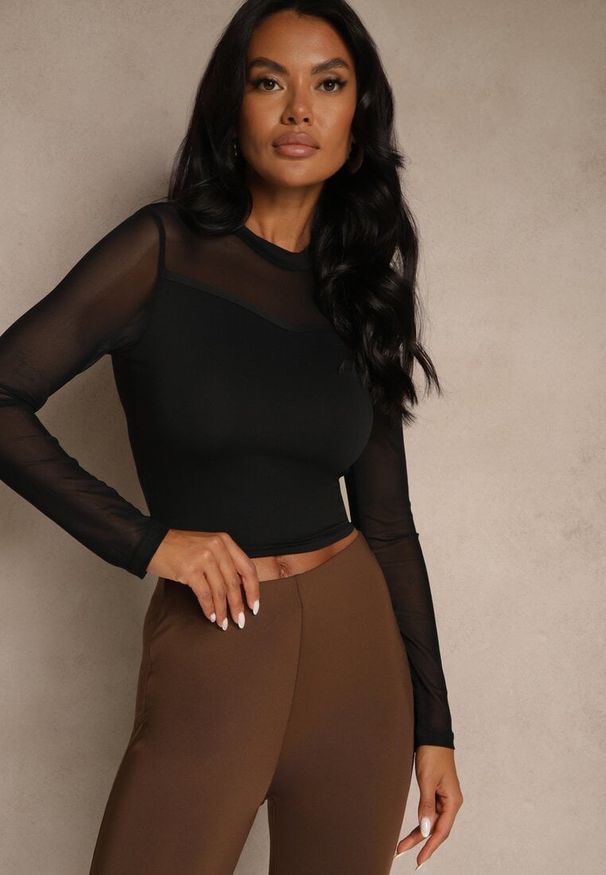 Renee - Czarna Bluzka Golf Vices z Przezroczystymi Rękawami Kariale. Okazja: na co dzień. Typ kołnierza: golf. Kolor: czarny. Materiał: jeans. Styl: casual, elegancki
