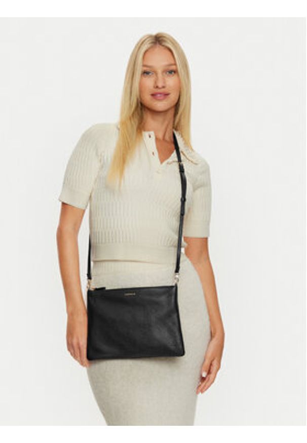 Coccinelle Torebka MMA Best Crossbody E5 MMA 55 F4 01 Czarny. Kolor: czarny. Materiał: skórzane