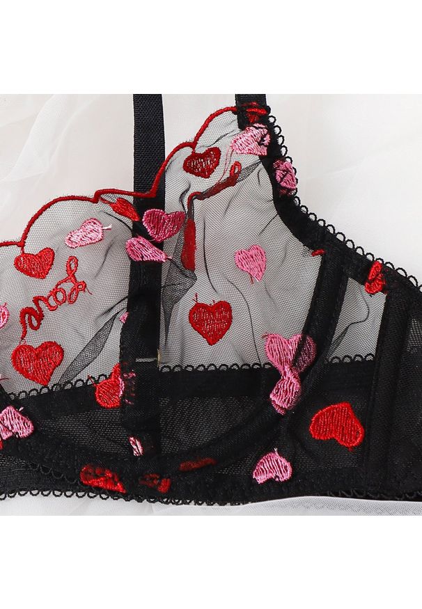 Intica - Komplet bielizny z motywem serduszek na romantyczne okazje Elenka. Kolor: wielokolorowy. Materiał: materiał. Wzór: aplikacja