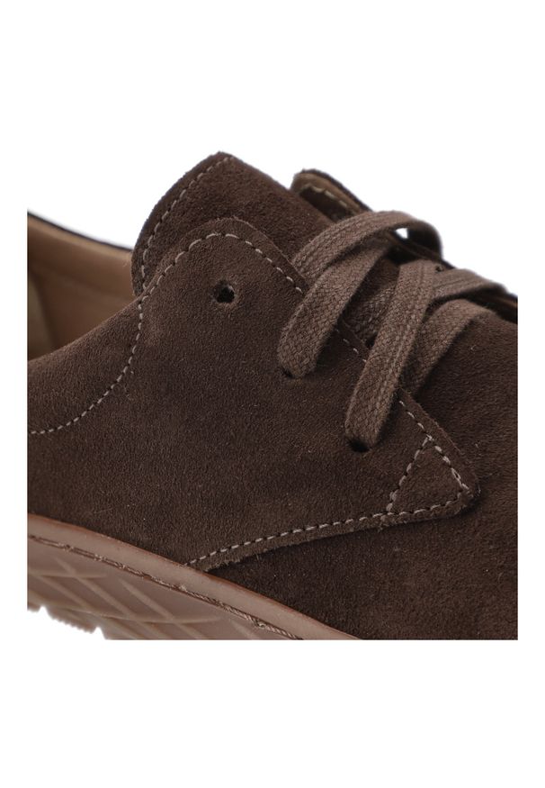 Półbuty damskie barefoot Armodo, cholewka ze skóry naturalnej zamszowej klasyczna sznurowana forma lekka elastyczna podeszwa zapewniająca komfort cod. Okazja: na co dzień. Kolor: brązowy. Materiał: zamsz, skóra. Szerokość cholewki: normalna. Styl: klasyczny