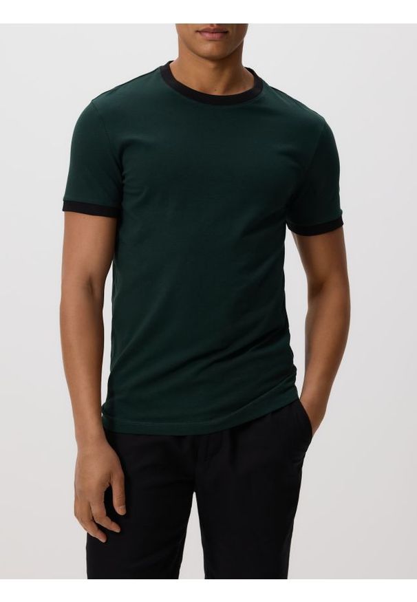 Reserved - Bawełniany t-shirt slim fit - ciemnozielony. Kolor: zielony. Materiał: bawełna