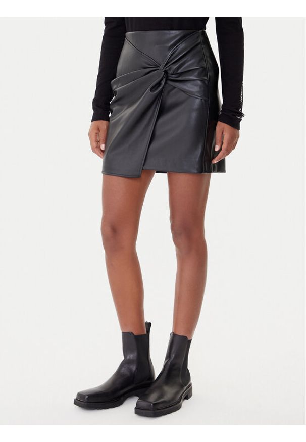 Vero Moda Spódnica z imitacji skóry Gawn 10333689 Czarny Regular Fit. Kolor: czarny. Materiał: skóra