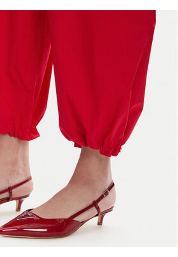 Pinko - PINKO Spodnie materiałowe 105210 A2LD Czerwony Relaxed Fit. Kolor: czerwony. Materiał: bawełna