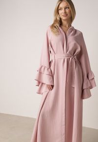 Born2be - Różowa Wiskozowa Sukienka Koszulowa z Falbanami przy Rękawach i Paskiem Dinirae. Okazja: na co dzień. Kolor: różowy. Materiał: wiskoza. Typ sukienki: koszulowe. Styl: casual, klasyczny #4