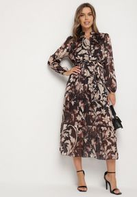 Born2be - Czarna Rozkloszowana Sukienka z Wiązanym Paskiem i Metaliczną Nicią Nalirina. Okazja: na co dzień. Typ kołnierza: dekolt w kształcie V. Kolor: czarny. Materiał: elastan, wiskoza. Wzór: aplikacja. Typ sukienki: rozkloszowane, proste. Styl: klasyczny, casual, elegancki #5