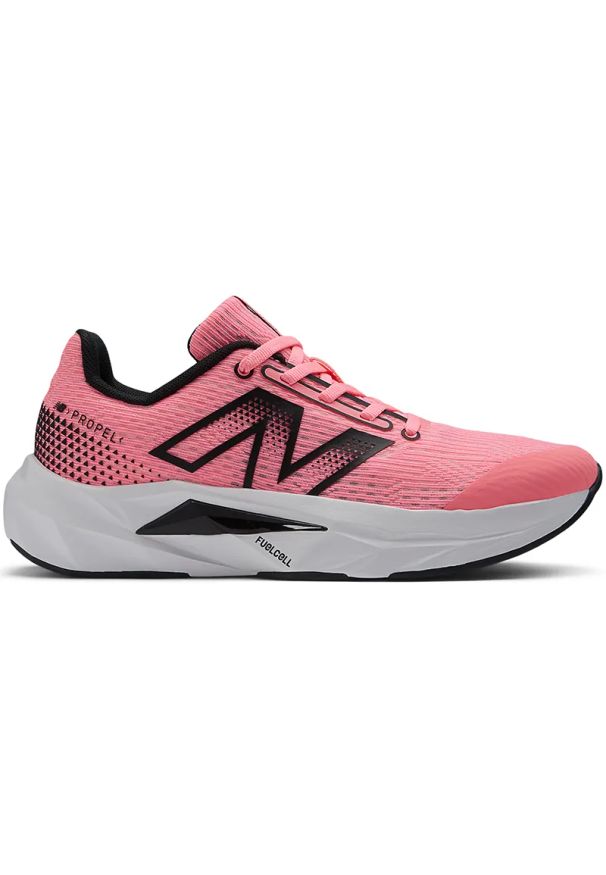 Buty dziecięce New Balance FuelCell Propel v5 GPFCPRP5 – różowe. Kolor: różowy. Materiał: syntetyk, guma. Szerokość cholewki: normalna. Sport: bieganie