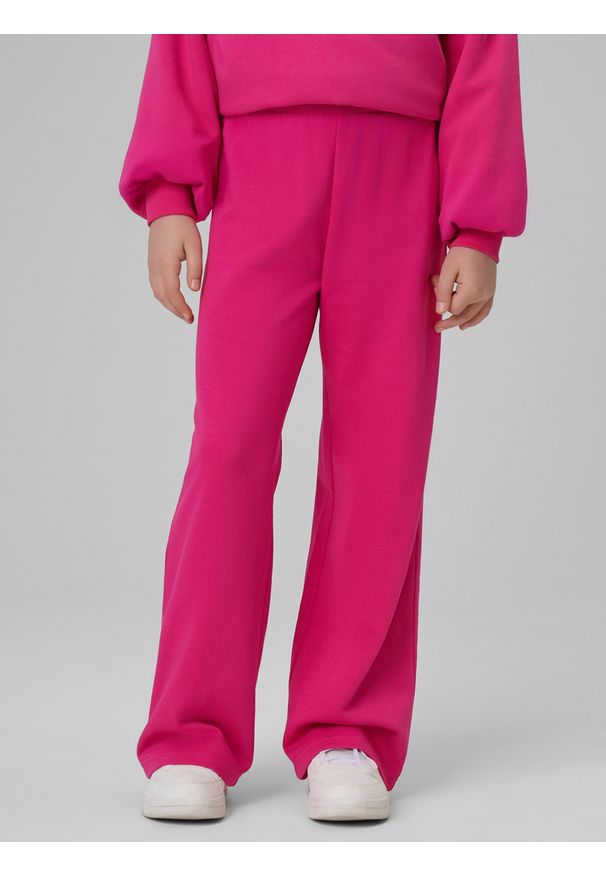 4f - 4F Spodnie dresowe z prostymi nogawkami dziewczęce - różowe 140 (9-10 lat). Okazja: na co dzień, na uczelnię. Kolor: różowy. Materiał: dresówka. Sezon: lato. Styl: casual, klasyczny