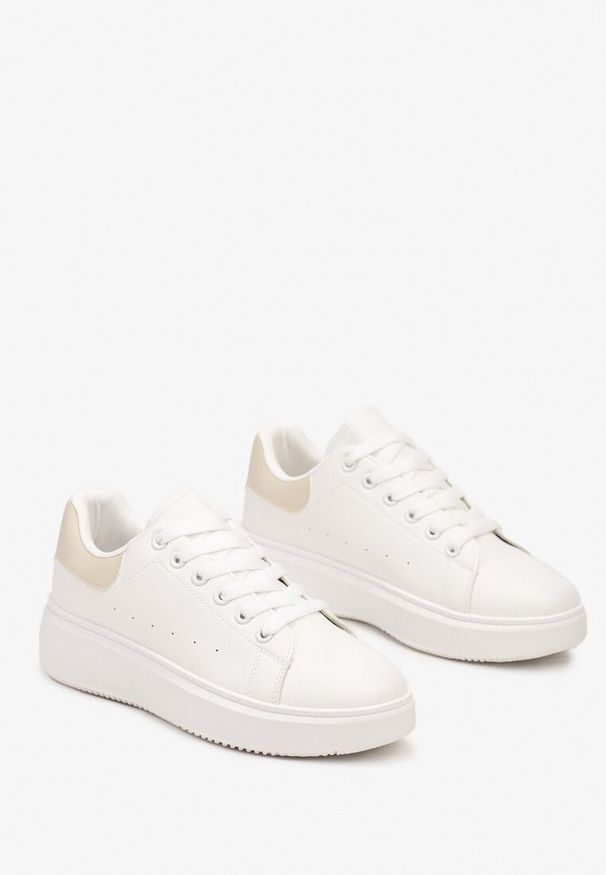 Born2be - Biało-Beżowe Klasyczne Sznurowane Sneakersy na Grubej Podeszwie Tiadorae. Okazja: na co dzień, na spotkanie biznesowe. Zapięcie: sznurówki. Kolor: biały. Materiał: bawełna, jeans