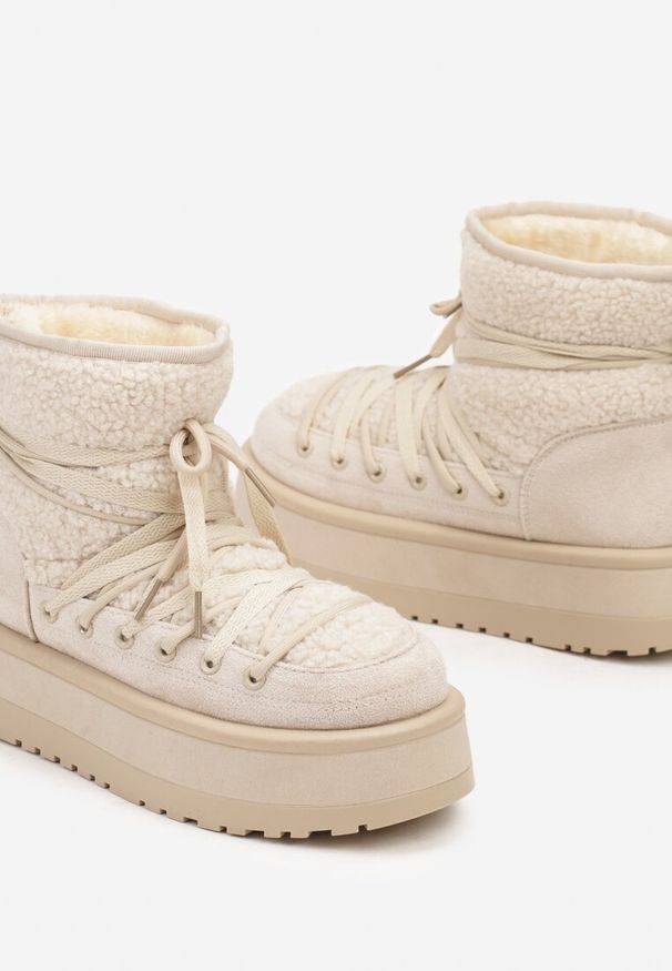 Renee - Beżowe Śniegowce na Platformie Wykończone Sztucznym Futerkiem Terilani. Kolor: beżowy. Materiał: futro. Sezon: zima. Obcas: na platformie