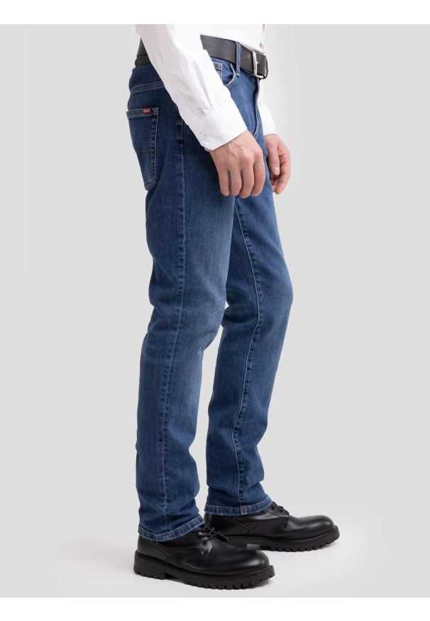 Big-Star - Jeansy męskie dopasowane niebieskie Martin 553. Okazja: na co dzień. Kolor: niebieski. Styl: klasyczny, elegancki, casual