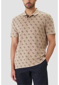Guess - GUESS Beżowa męska koszulka polo w monogram 4G Jacquard, Rozmiar M. Okazja: na co dzień. Typ kołnierza: polo. Kolor: beżowy. Styl: elegancki, casual, klasyczny #1