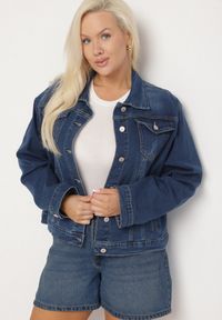 Born2be - Niebieska Jeansowa Kurtka z Bawełną Ozdobiona Przetarciami Ziarina. Okazja: na co dzień. Kolor: niebieski. Materiał: bawełna, jeans. Wzór: aplikacja. Styl: klasyczny, casual, elegancki #3