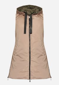 Born2be - Ciemnozielona Pikowana Kamizelka Dwustronna z Kapturem i Troczkami Nevetiani. Typ kołnierza: kaptur. Kolor: zielony. Materiał: jeans. Styl: elegancki #5