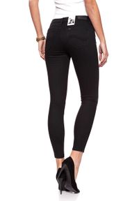 Lee - SPODNIE DAMSKIE LEE SCARLETT CROPPED BLACK RINSE L30CAE47. Wzór: aplikacja #4