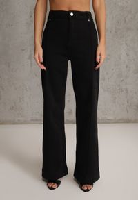 Renee - Czarne Jeansy Wide Leg High Waist z Bawełny Savarophila. Okazja: na co dzień. Stan: podwyższony. Kolor: czarny. Wzór: aplikacja. Styl: klasyczny, casual #3