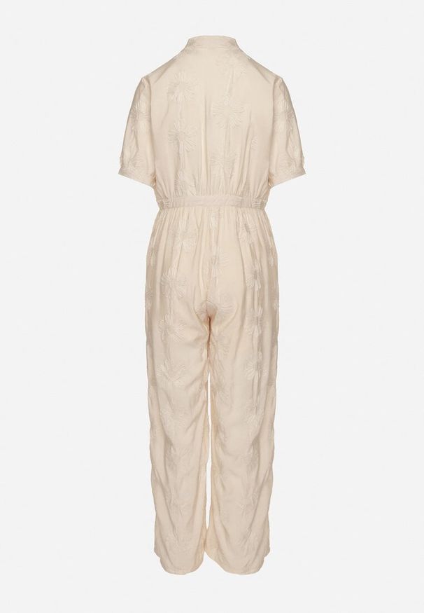 Born2be - Beżowy Wiskozowy Kombinezon o Koszulowym Kroju z Krótkim Rękawem i Kieszeniami Milaviela. Okazja: na co dzień. Kolor: beżowy. Materiał: wiskoza. Długość rękawa: krótki rękaw. Długość: krótkie. Styl: casual, klasyczny, elegancki