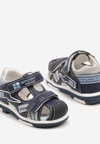 Born2be - Niebieskie Sandały Ozdobione Aplikacjami Kinolara. Okazja: na co dzień, na spacer. Zapięcie: rzepy. Kolor: niebieski. Wzór: aplikacja. Sezon: lato. Styl: casual