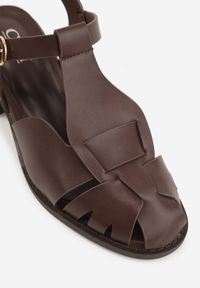 Renee - Ciemnobrązowe Sandały na Słupku Ozdobione Wycięciami Rharlan. Zapięcie: sprzączka. Kolor: brązowy. Wzór: aplikacja. Sezon: lato. Obcas: na słupku. Styl: elegancki. Wysokość obcasa: średni #7