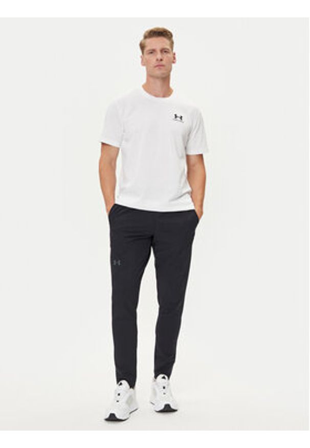 Under Armour T-Shirt Ua Logo Emb 1373997 Biały Relaxed Fit. Kolor: biały. Materiał: bawełna