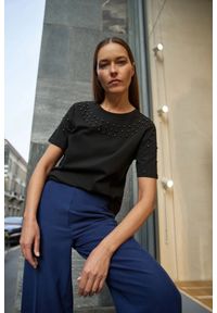 MOODO - Bluzka z koralikami czarna. Kolor: czarny. Materiał: bawełna #1