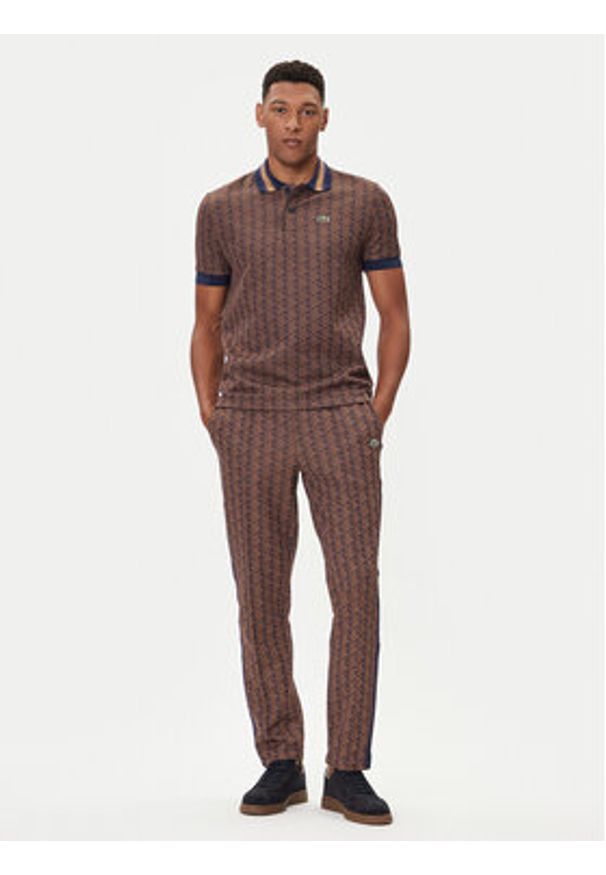 Lacoste Polo DH1417 Brązowy Regular Fit. Typ kołnierza: polo. Kolor: brązowy. Materiał: syntetyk