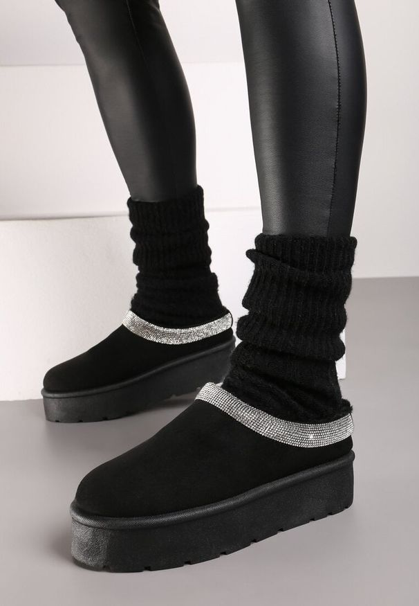 Born2be - Czarne Śniegowce na Grubej Podeszwie z Ozdobnymi Cyrkoniami Irithalla. Okazja: na co dzień. Kolor: czarny. Materiał: wełna. Sezon: zima. Styl: elegancki, casual