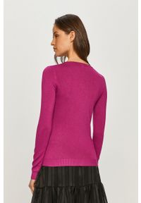 Guess - Sweter. Kolor: fioletowy. Materiał: dzianina. Długość rękawa: długi rękaw. Długość: długie. Wzór: aplikacja #4