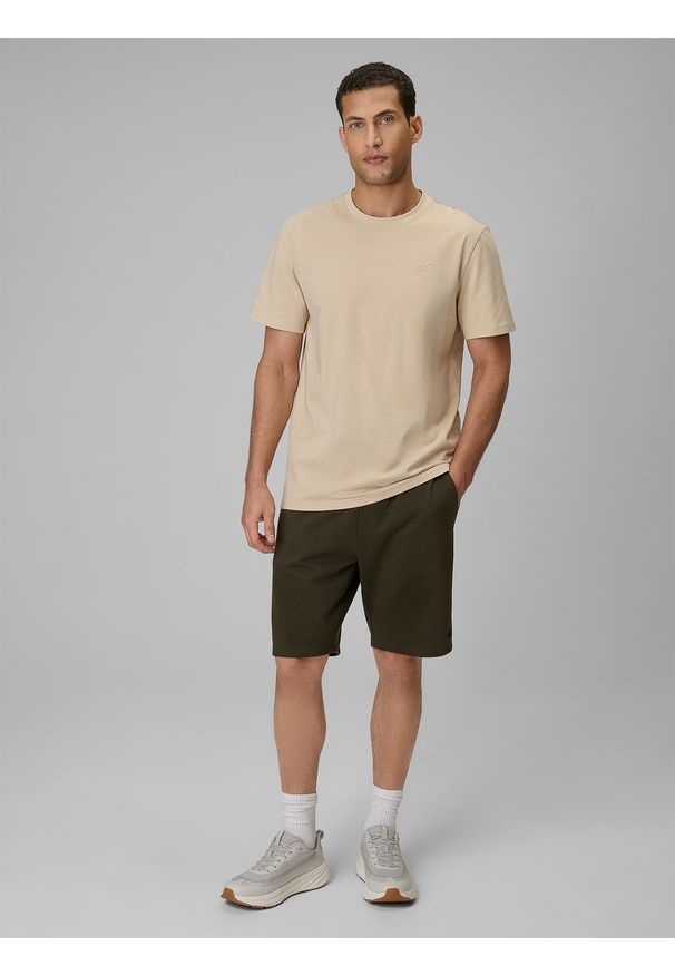4f - 4F T-shirt regular gładki męski - beżowy M. Okazja: na co dzień. Kolor: beżowy. Materiał: materiał. Wzór: gładki. Styl: casual, klasyczny