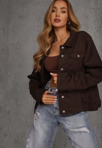 Renee - Ciemnobrązowa Jeansowa Kurtka z Bawełny Perilopei. Okazja: na co dzień. Kolekcja: plus size. Kolor: brązowy. Materiał: bawełna, jeans. Styl: casual #1
