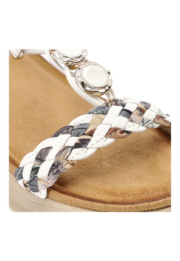 Sandały damskie Artiker, cholewka z materiału elastyczny pasek na pięcie plecione detale, białe, 58C0003. Zapięcie: pasek. Kolor: biały. Materiał: materiał. Wzór: paski, aplikacja. Sezon: lato. Styl: elegancki, klasyczny