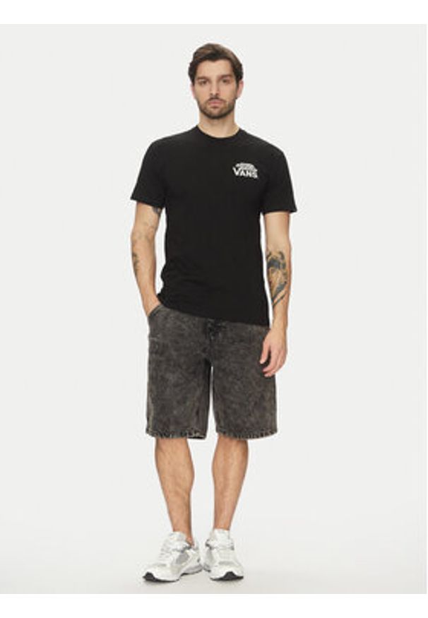 Vans T-Shirt Sneaky VN000M3Y Czarny Regular Fit. Kolor: czarny. Materiał: bawełna