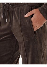 Juicy Couture Spodnie dresowe Tina JCWBJ225307 Brązowy Regular Fit. Kolor: brązowy. Materiał: syntetyk #4