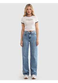 Big-Star - Koszulka damska o kroju slim z linii Authentic biała Montha 403/ Karnelia 403. Kolor: niebieski. Materiał: jeans, dzianina. Długość: krótkie. Wzór: nadruk. Styl: klasyczny, elegancki