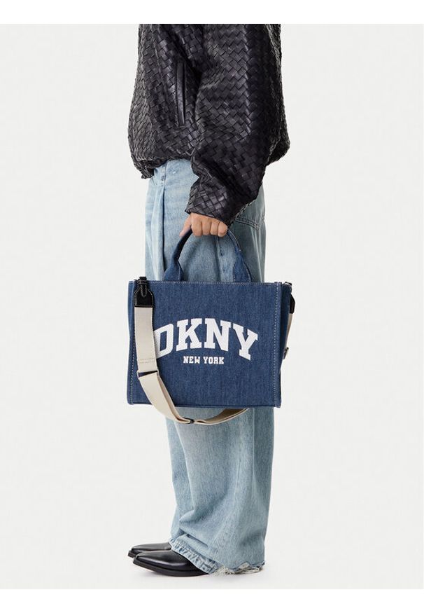 DKNY Torebka R52ADR57 Niebieski. Kolor: niebieski