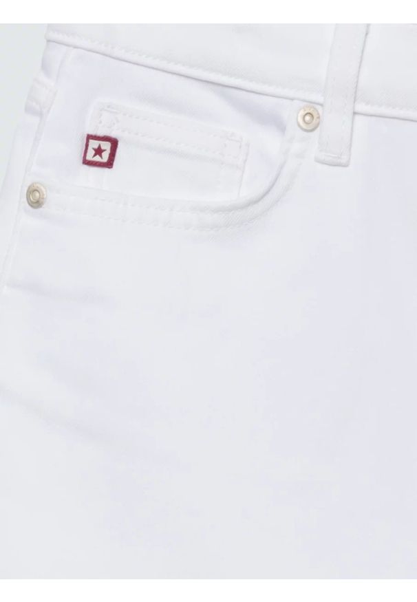 Big-Star - Szorty damskie jeansowe białe Ayako 815. Stan: podwyższony. Kolor: biały. Materiał: jeans. Sezon: lato. Styl: klasyczny