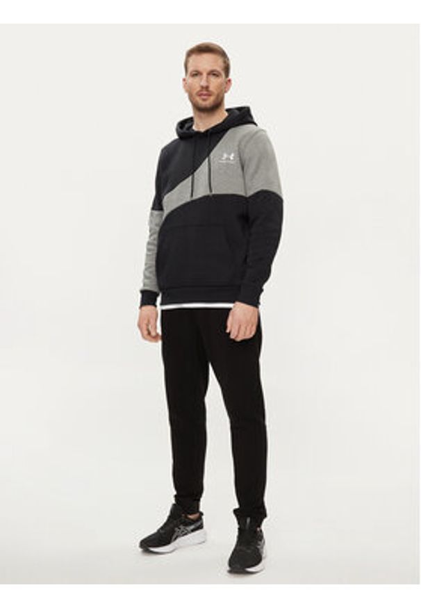 Under Armour Bluza techniczna Ua Essential Flc Blocked Hd 1383070-001 Czarny Loose Fit. Kolor: czarny. Materiał: bawełna