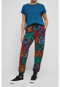 medicine - Medicine spodnie dresowe damskie kolor czarny wzorzyste. Kolor: czarny. Materiał: dresówka #1