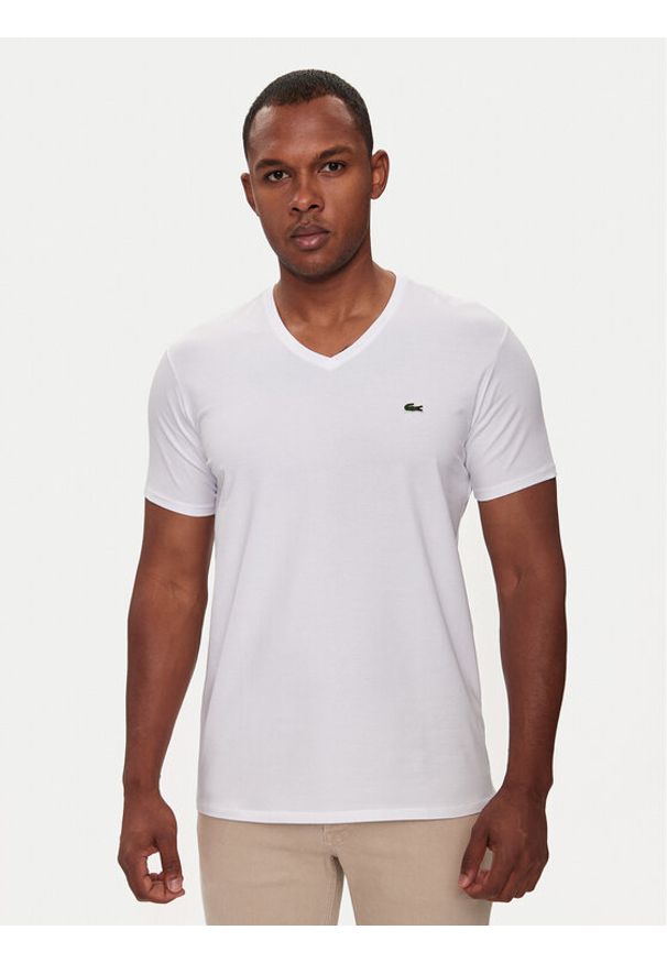 Lacoste T-Shirt TH0999 Biały Regular Fit. Kolor: biały. Materiał: bawełna