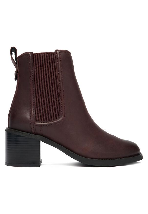 Botki Clarks. Kolor: czerwony