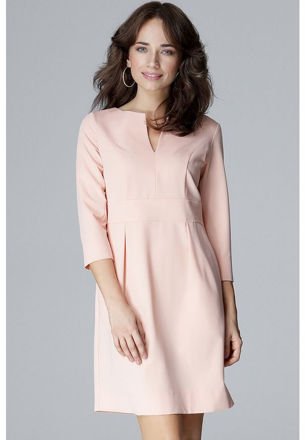 Lenitif - Elegancka sukienka z podwyższoną talią dekolt V różowa. Okazja: do pracy. Kolor: różowy. Styl: elegancki