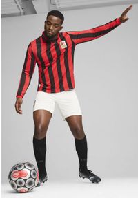 Puma - Męska koszulka jubileuszowa PUMA AC Milan 125th Anniversary. Kolor: czerwony, wielokolorowy, czarny. Sezon: lato. Sport: piłka nożna