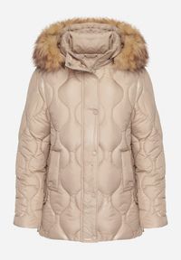 Born2be - Ciemnobeżowa Pikowana Kurtka o Pudełkowym Kroju z Odpinanym Kapturem z Futrem Lilssia. Okazja: na co dzień. Kolor: beżowy. Materiał: futro. Styl: elegancki, casual, klasyczny #4
