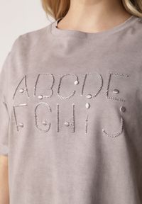 Born2be - Szary Oversizowy T-shirt z Bawełny Zdobiony Haftem z Cekinami Pidella. Okazja: na co dzień. Kolor: szary. Materiał: bawełna. Wzór: haft, aplikacja. Styl: casual, elegancki #6